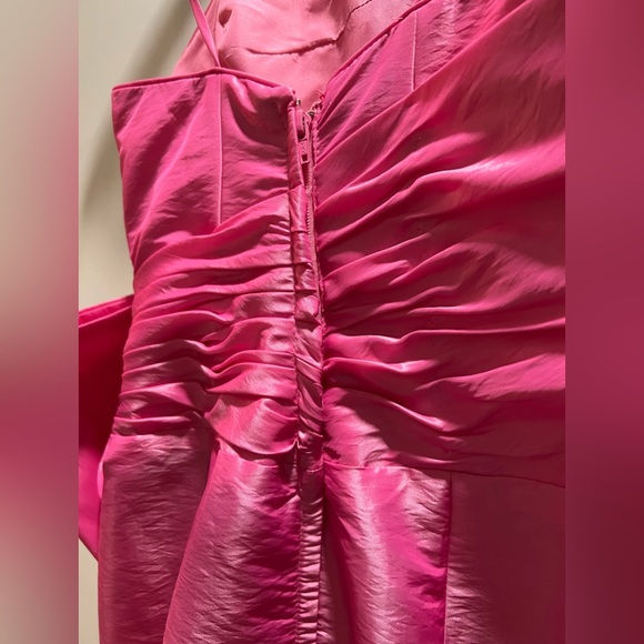 🩷Landa Formal Gown (Size 8)🩷 - Picture 9 of 16